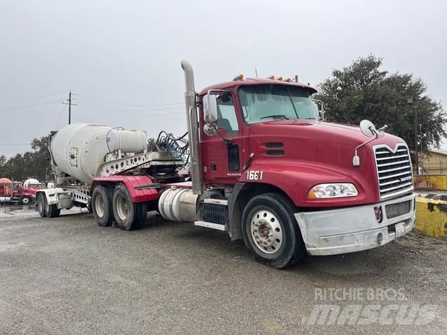 Mack CXU613 وحدات الجر