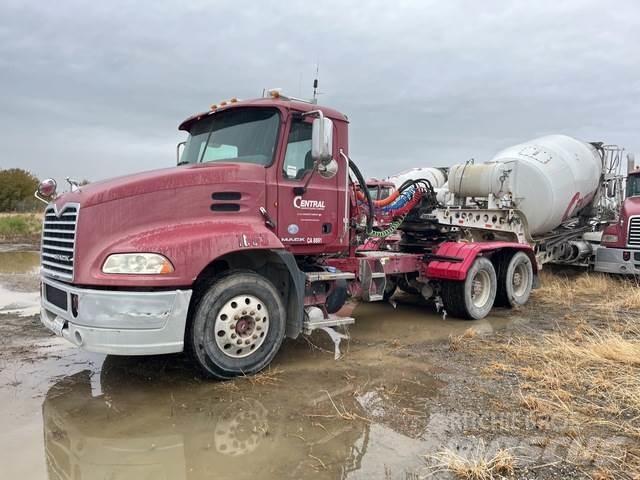 Mack CXU613 وحدات الجر