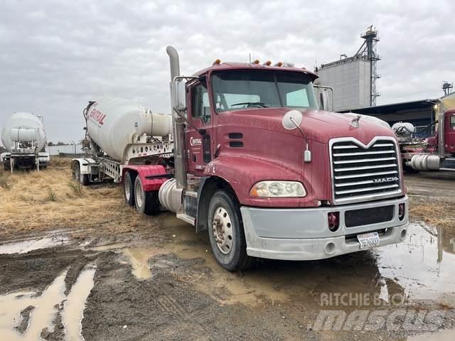 Mack CXU613 وحدات الجر