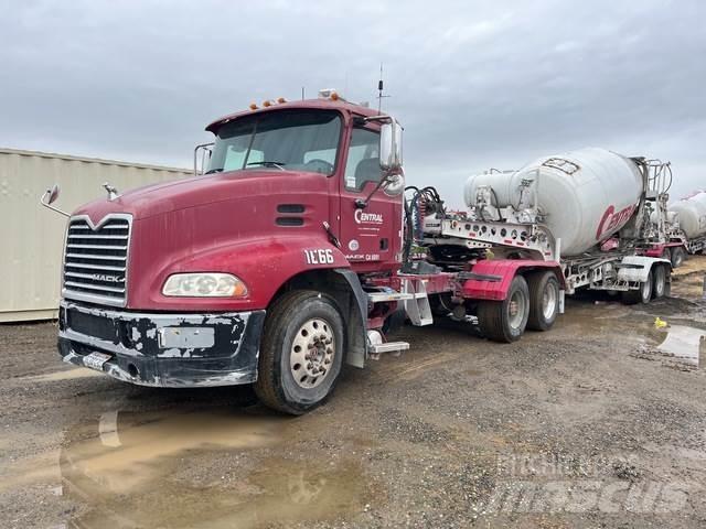 Mack CXU613 وحدات الجر