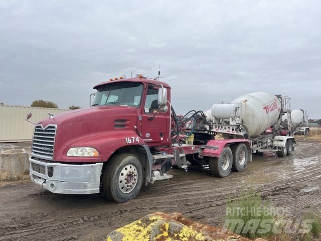 Mack CXU613 وحدات الجر