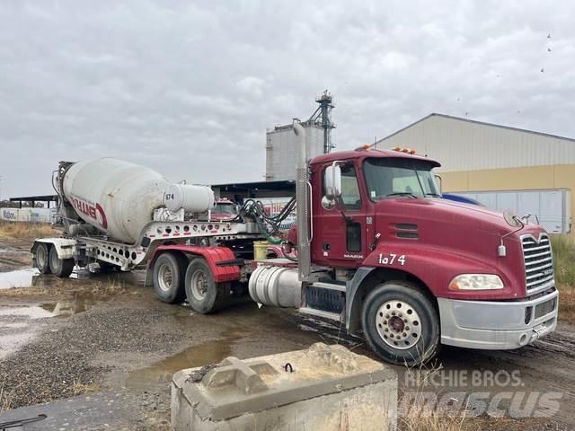 Mack CXU613 وحدات الجر