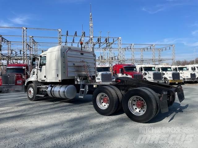 Mack CXU613 وحدات الجر