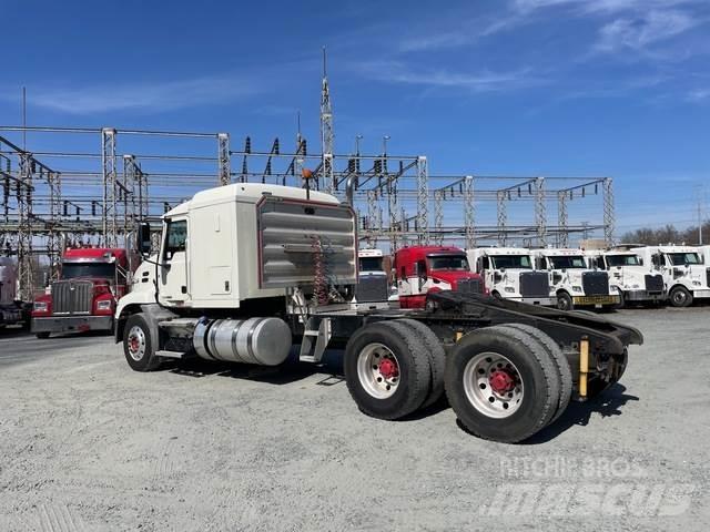 Mack CXU613 وحدات الجر