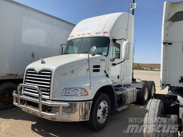 Mack CXU613 وحدات الجر