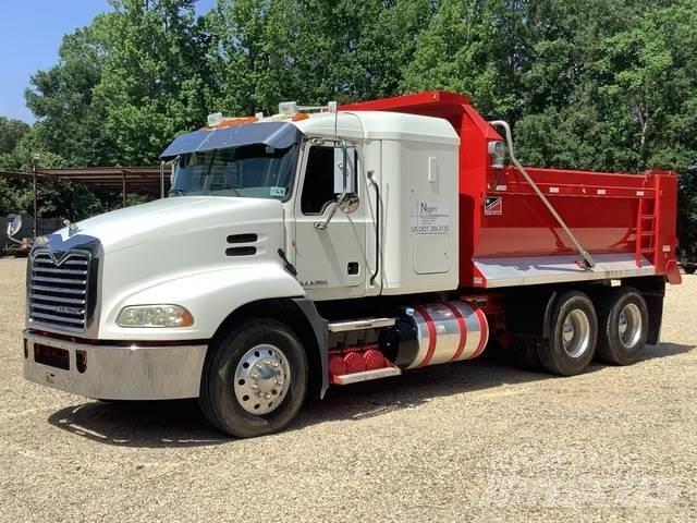Mack CXU613 شاحنات قلابة