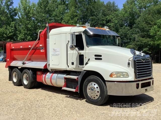 Mack CXU613 شاحنات قلابة