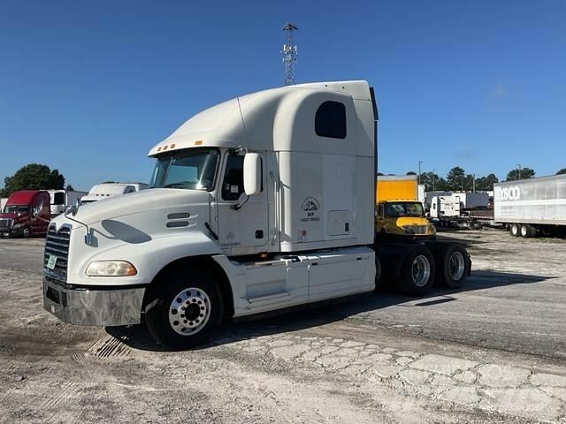 Mack CXU613 وحدات الجر