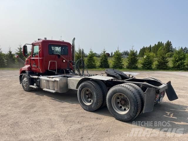 Mack CXU613 وحدات الجر