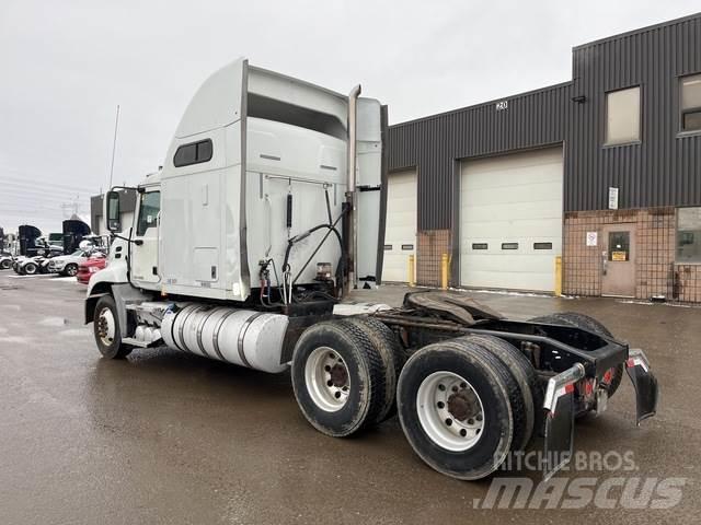 Mack CXU613 وحدات الجر