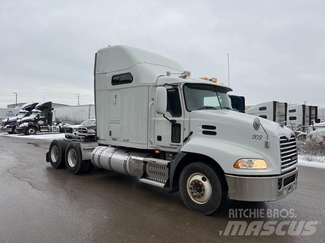 Mack CXU613 وحدات الجر