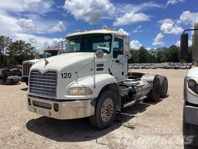 Mack CXU613 وحدات الجر