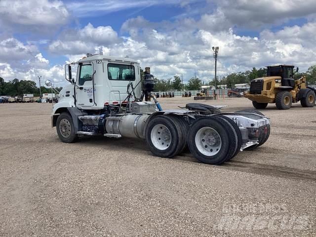 Mack CXU613 وحدات الجر