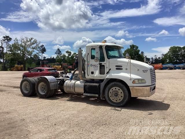 Mack CXU613 وحدات الجر