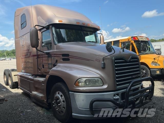Mack CXU613 وحدات الجر