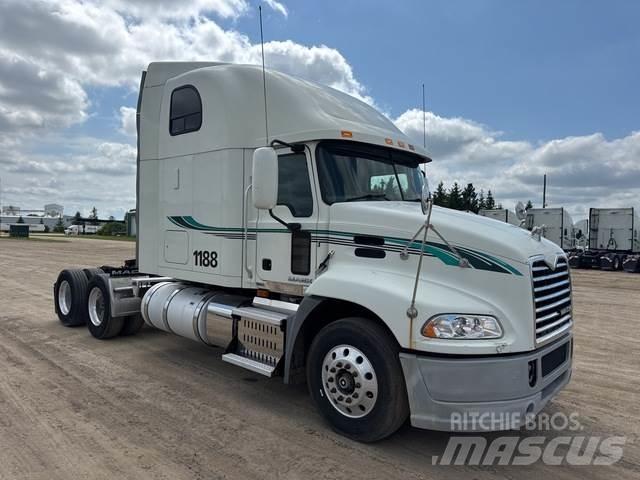 Mack CXU613 وحدات الجر