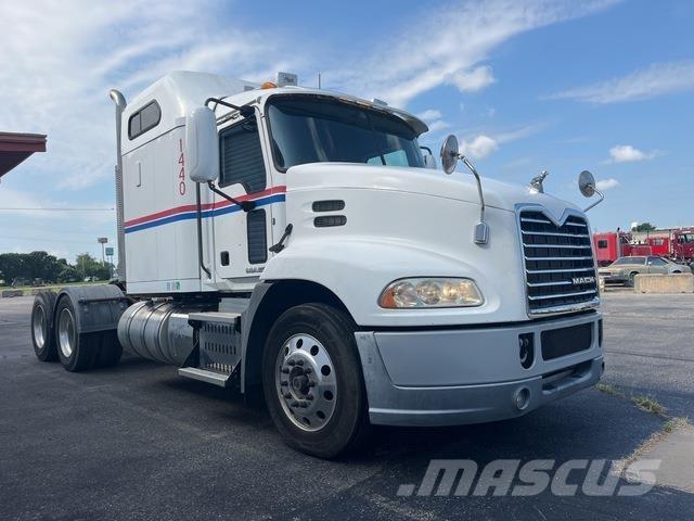 Mack CXU613 وحدات الجر