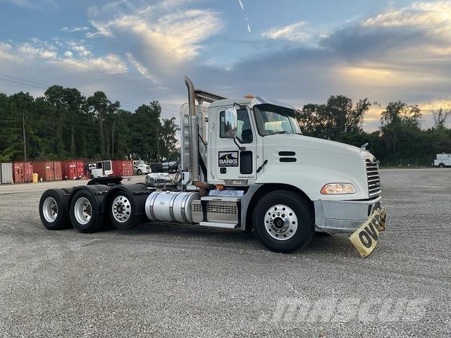 Mack CXU613 وحدات الجر
