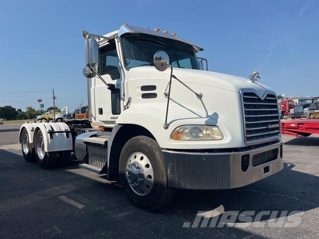 Mack CXU613 وحدات الجر