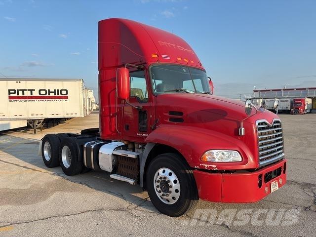 Mack CXU613 وحدات الجر