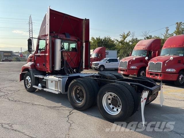 Mack CXU613 وحدات الجر