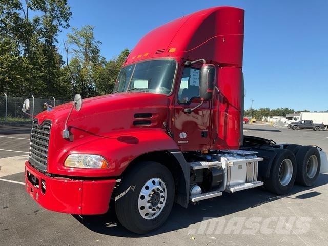 Mack CXU613 وحدات الجر