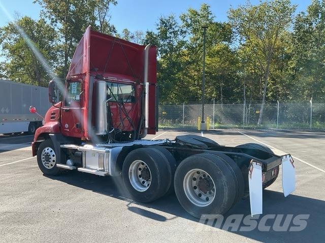 Mack CXU613 وحدات الجر