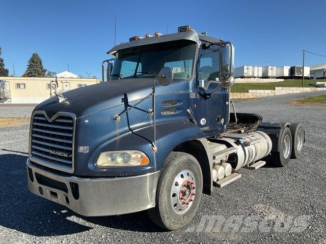 Mack CXU613 وحدات الجر