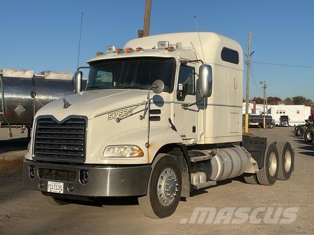 Mack CXU613 وحدات الجر