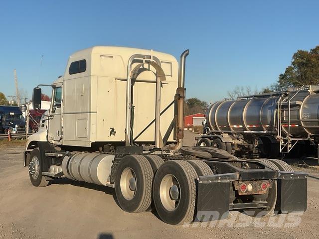 Mack CXU613 وحدات الجر