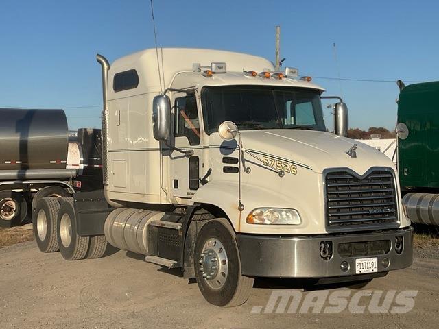 Mack CXU613 وحدات الجر