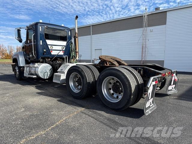 Mack CXU613 وحدات الجر