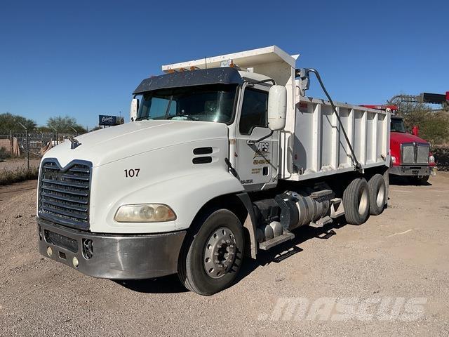 Mack CXU613 شاحنات قلابة