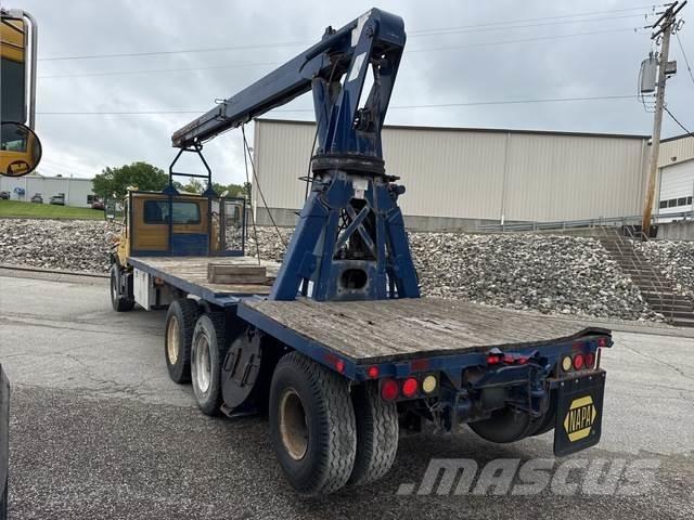 Mack DM688S شاحنات أخرى