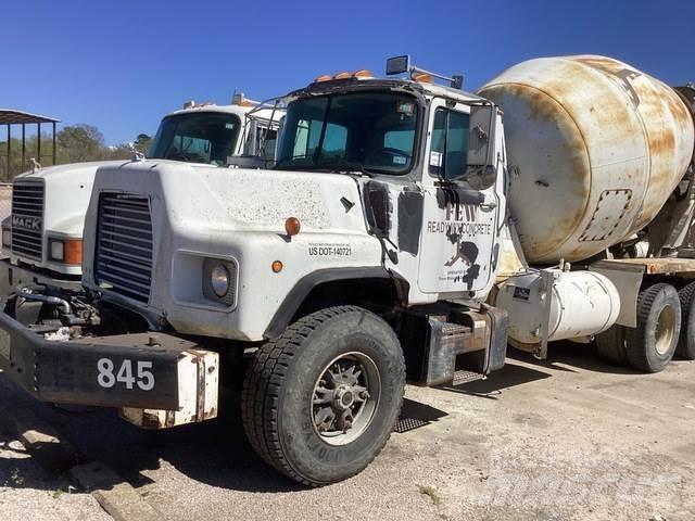 Mack DM690S شاحنات أخرى