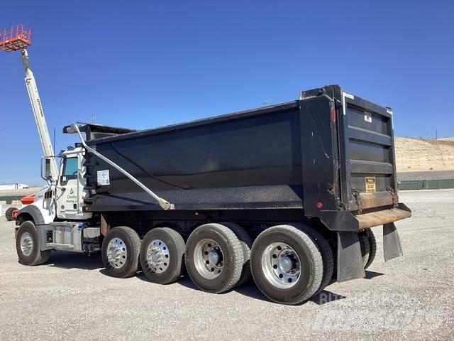 Mack GR104F شاحنات قلابة