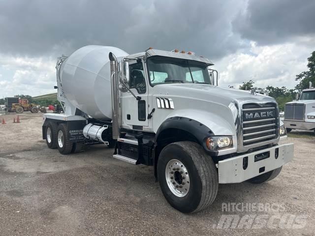 Mack GR64F شاحنات أخرى