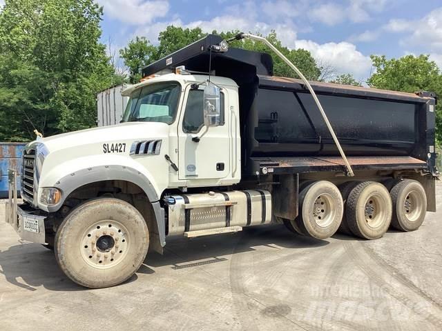 Mack GR64F شاحنات قلابة