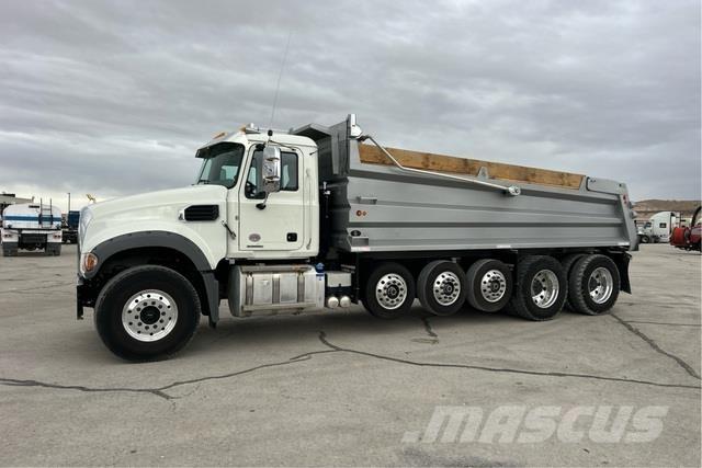 Mack GR64F شاحنات قلابة