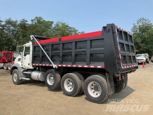 Mack Granite شاحنات قلابة