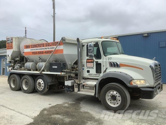 Mack Granite شاحنات خرسانة