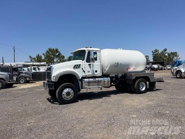 Mack GU432 شاحنات ذات صهاريج