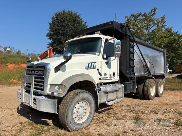 Mack GU713 شاحنات قلابة
