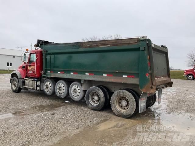 Mack GU713 شاحنات قلابة