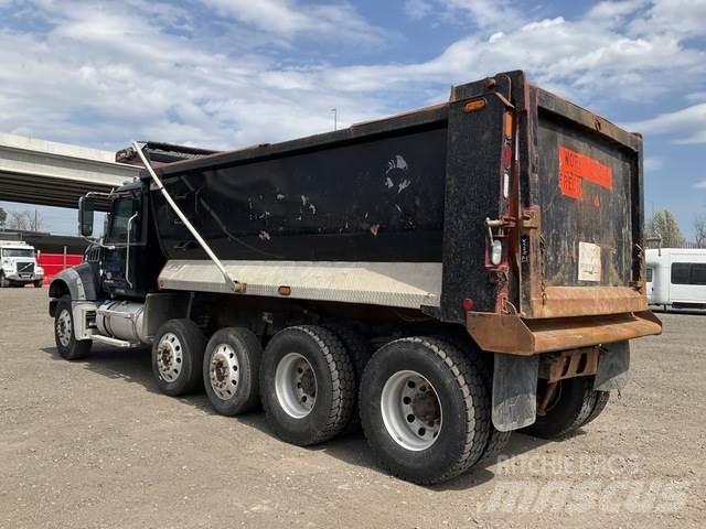 Mack GU713 شاحنات قلابة