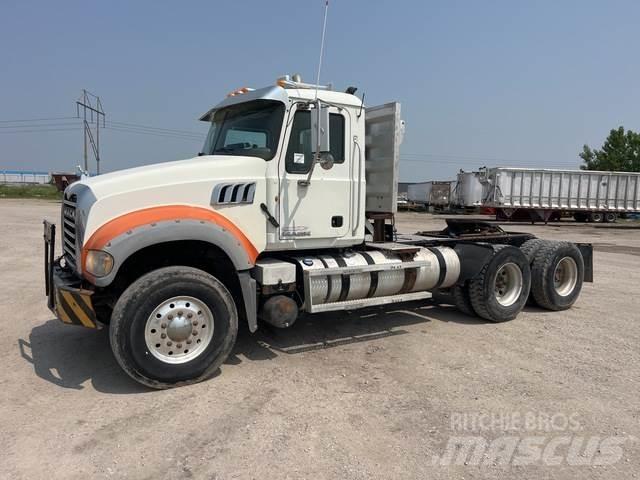 Mack GU713 وحدات الجر