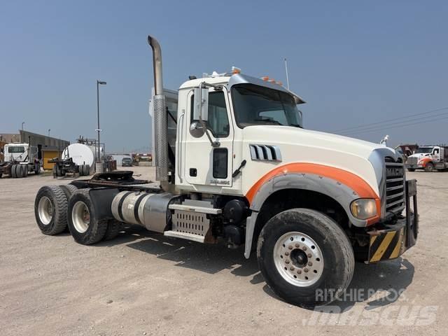 Mack GU713 وحدات الجر