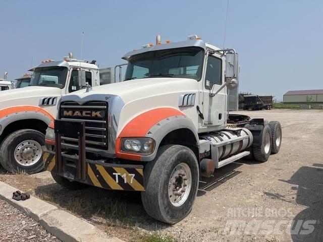 Mack GU713 وحدات الجر