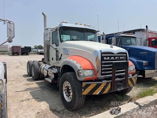 Mack GU713 وحدات الجر