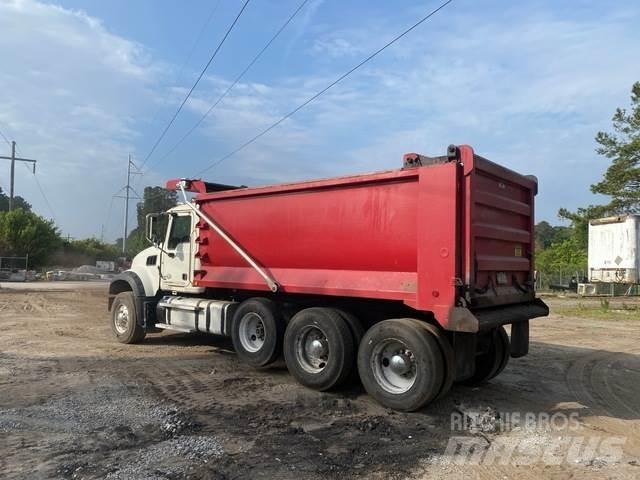 Mack GU713 شاحنات قلابة